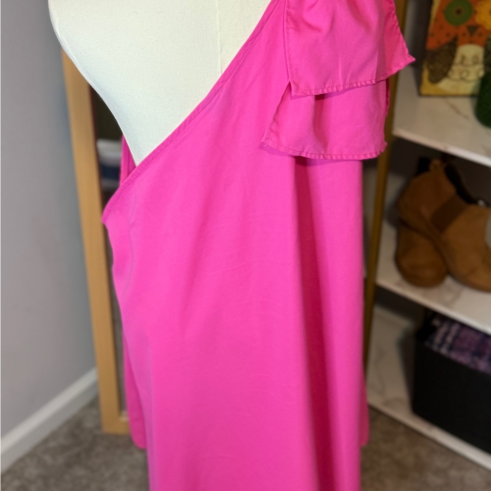 Fuchsia/Magenta Sexy Dress with left side slit. Dancing, Girls night out.‎ - Picture 2 of 6